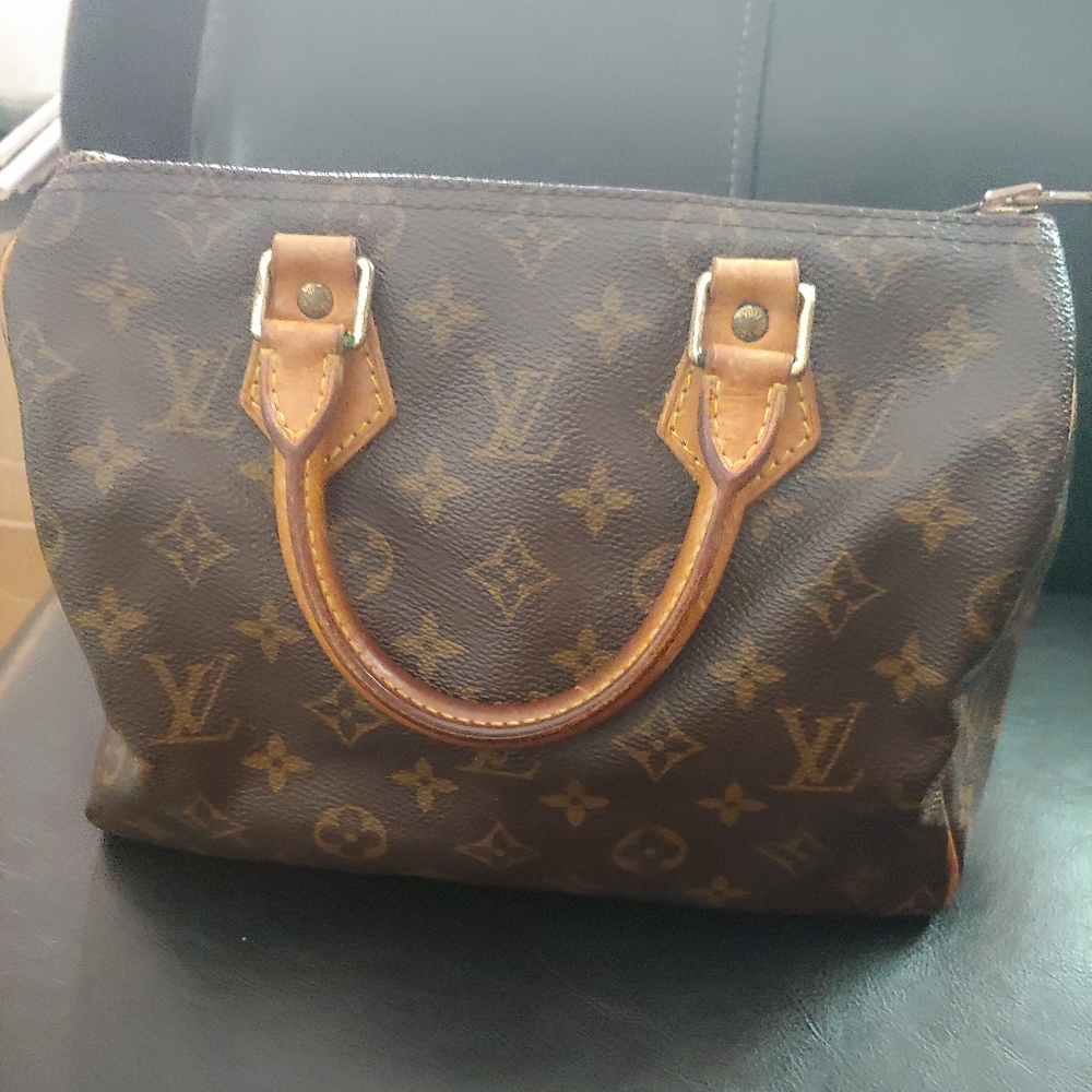 Vintage 1980's Louis Vuitton Speedy 25
